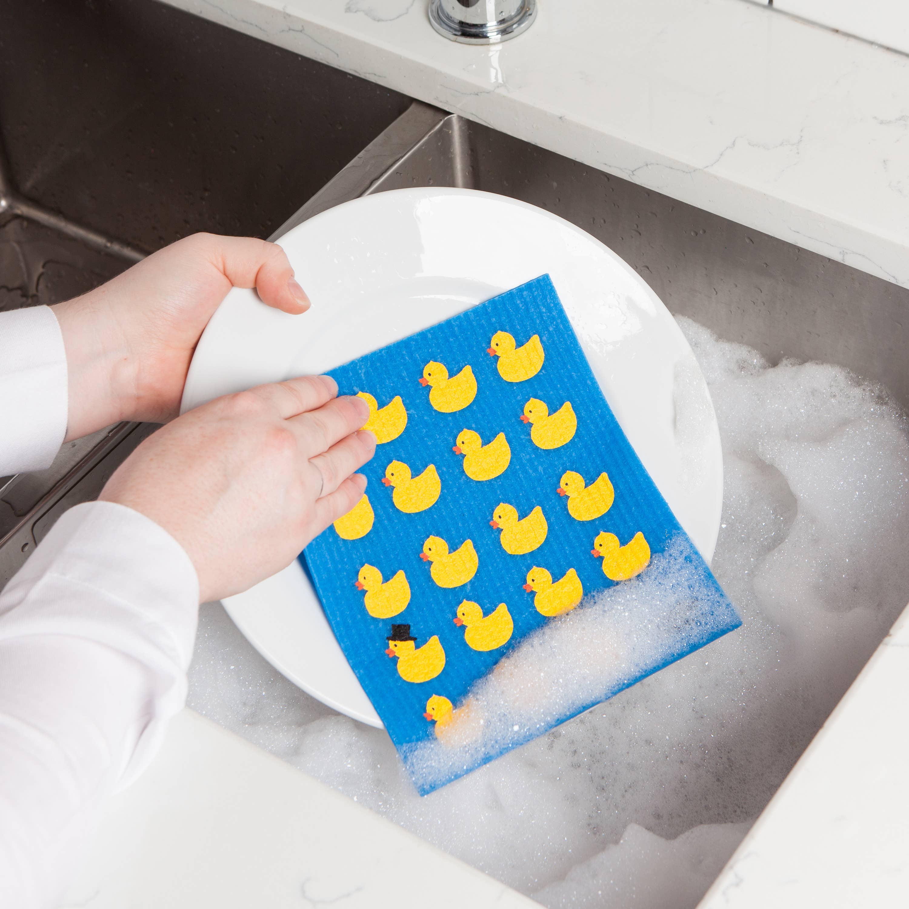 Ecologie: Swedish Dishcloth Rubber Duckies - Image 2