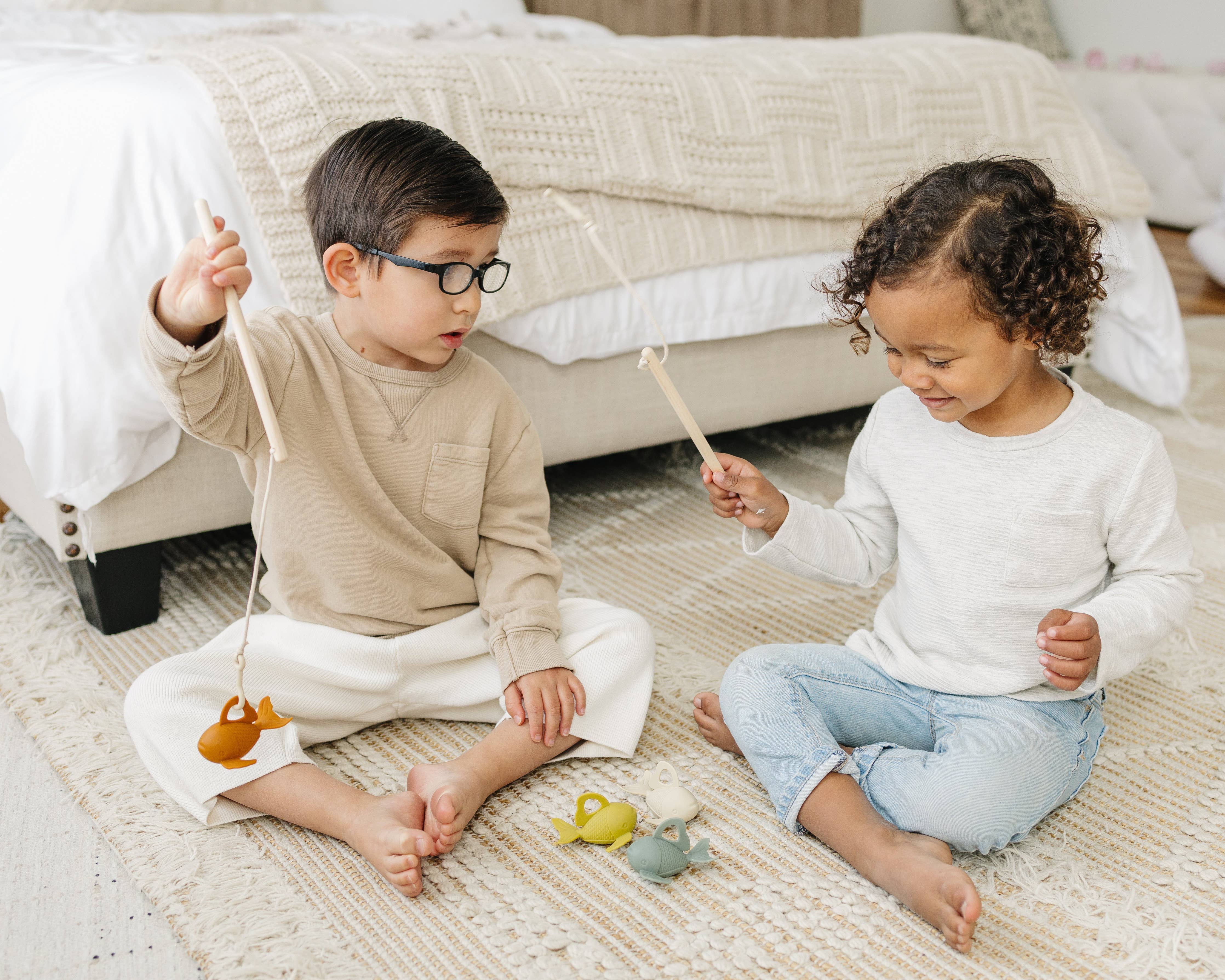 Marlowe & Co: Silicone and Wood Fishing Play Set - Image 3