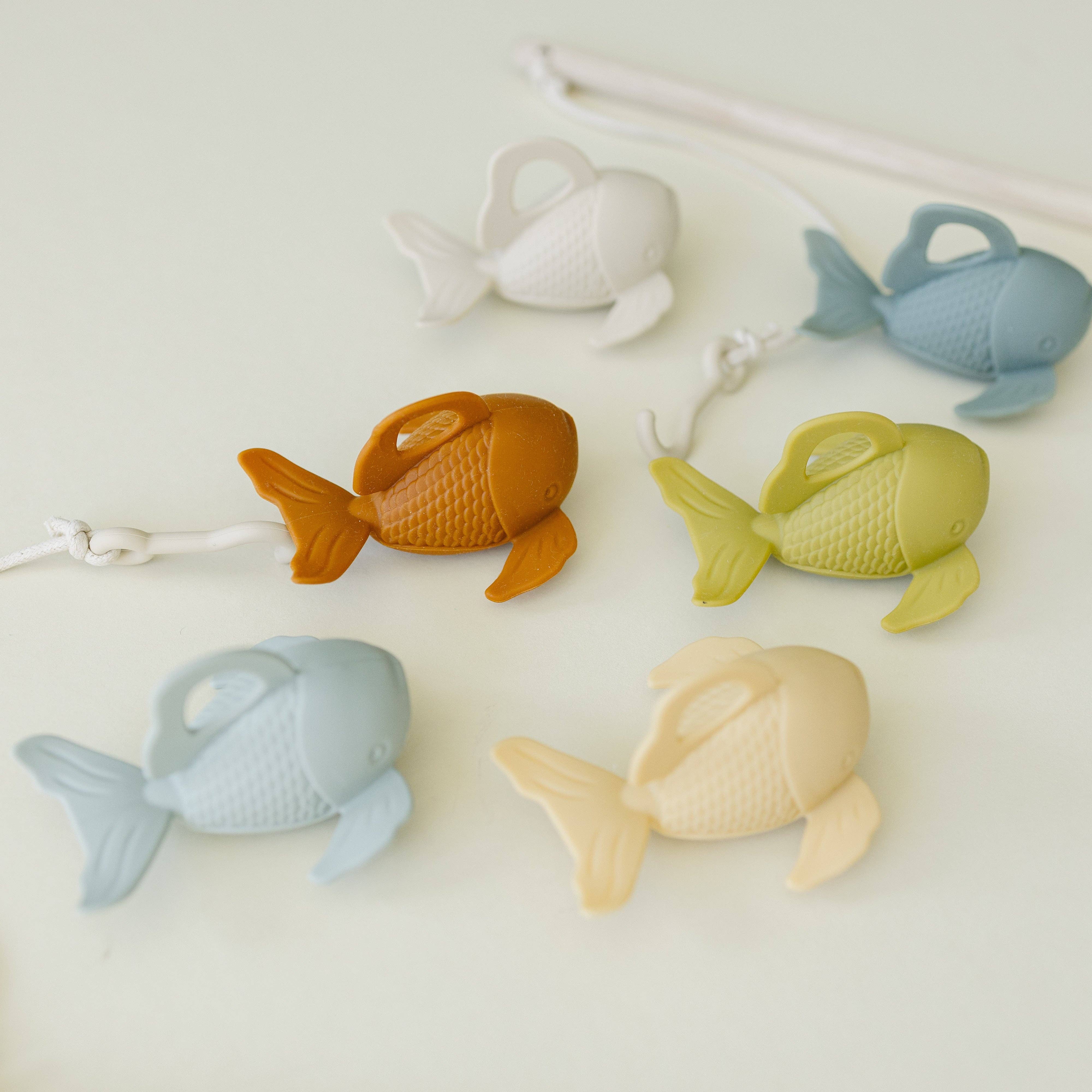 Marlowe & Co: Silicone and Wood Fishing Play Set - Image 6