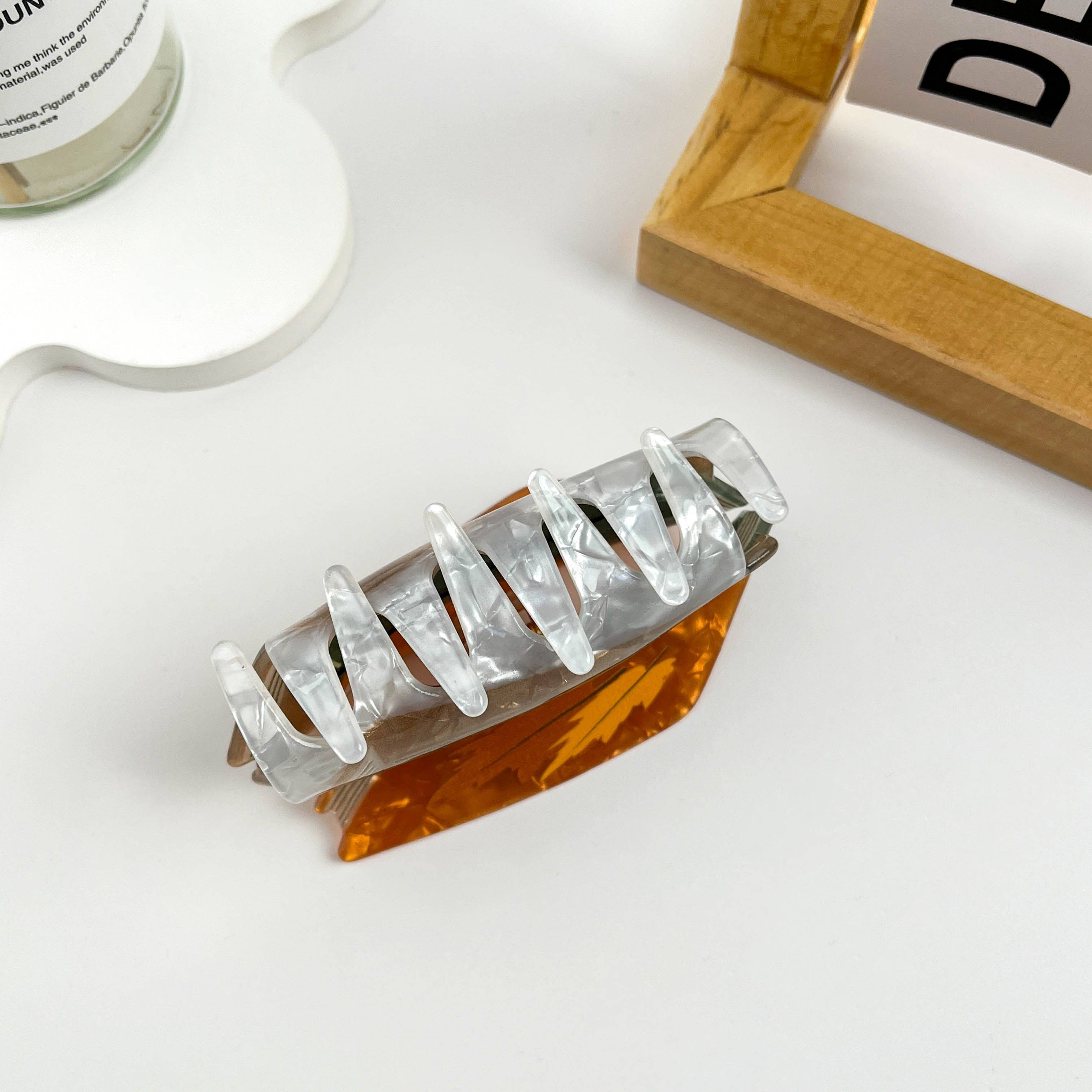 mildstyles: Book Print Acrylic Hair Claw Clip - Image 4