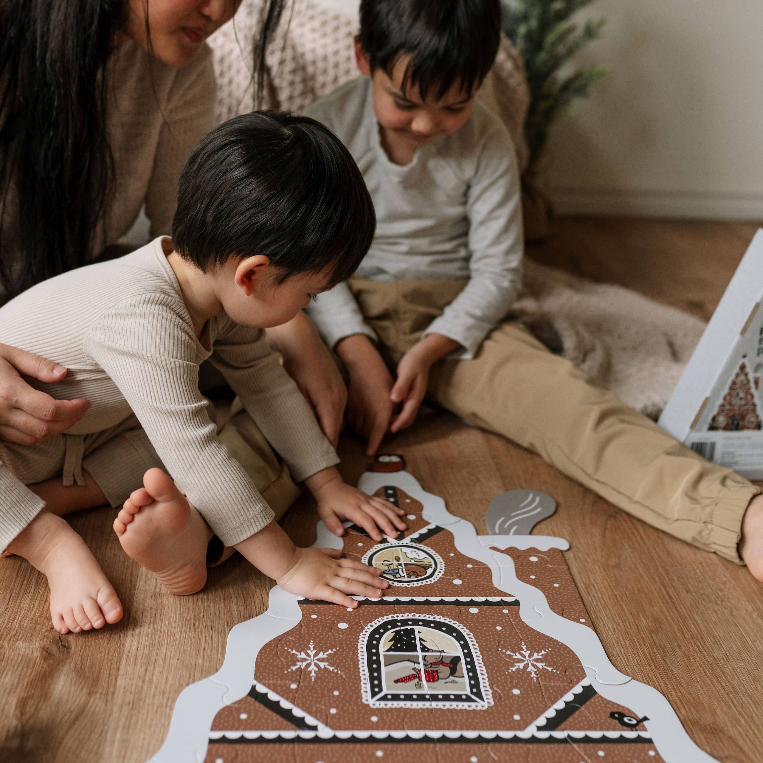 Wee Gallery: Gingerbread House Holiday/Christmas Floor Puzzle - Image 3
