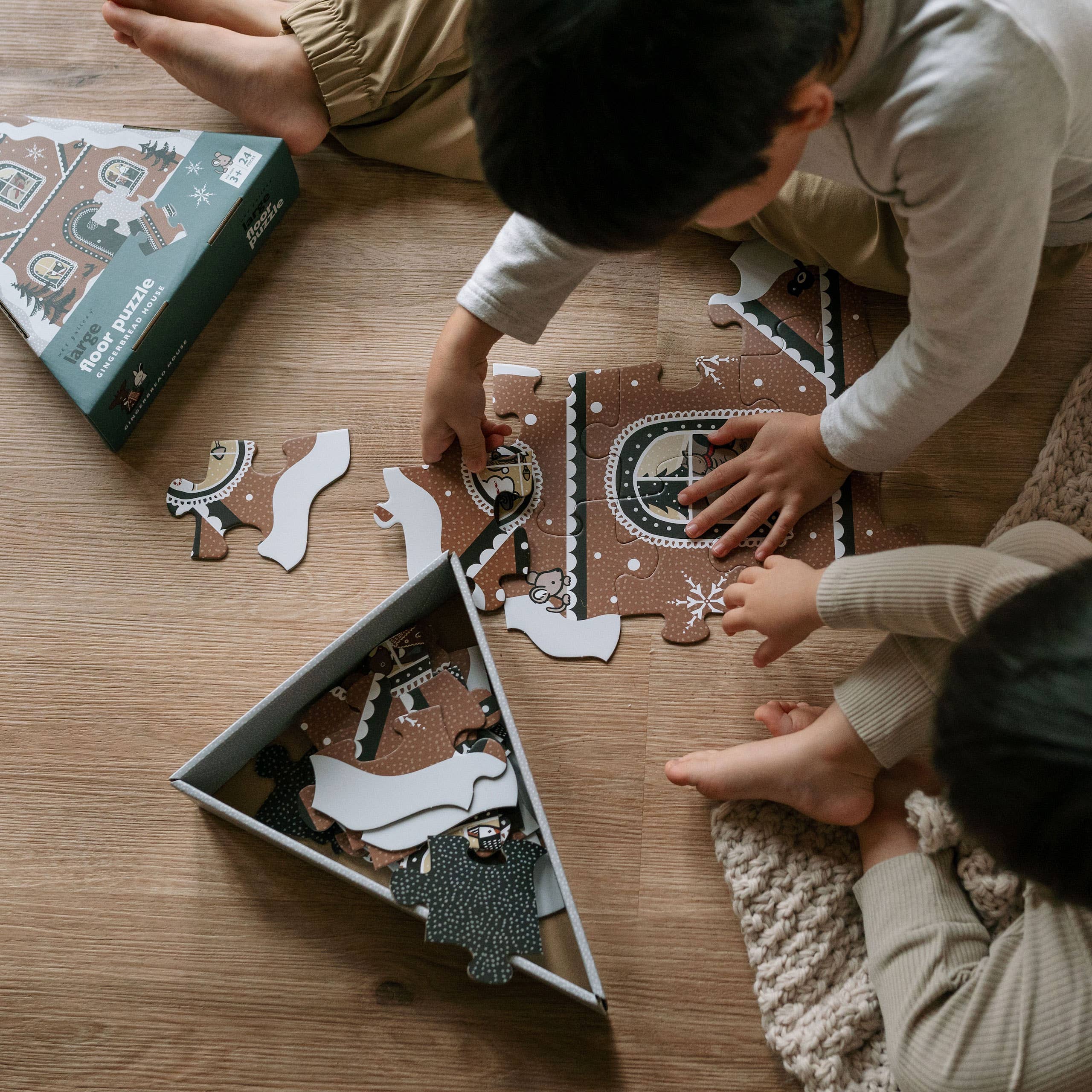 Wee Gallery: Gingerbread House Holiday/Christmas Floor Puzzle - Image 8