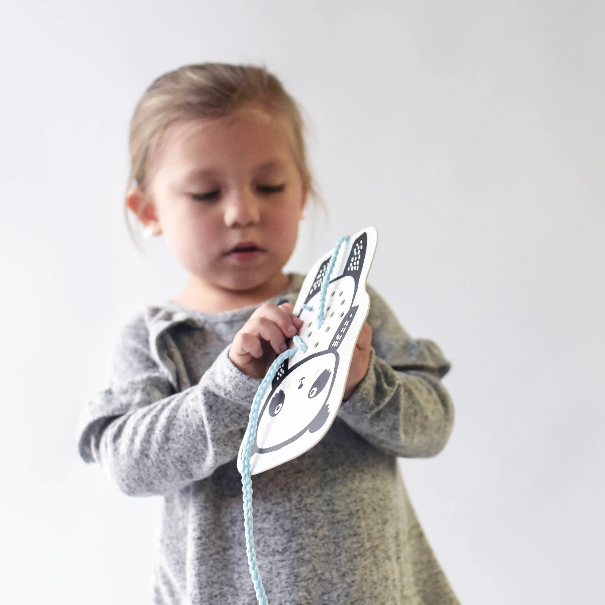 Wee Gallery: Lacing Cards - Baby Animals - Image 4