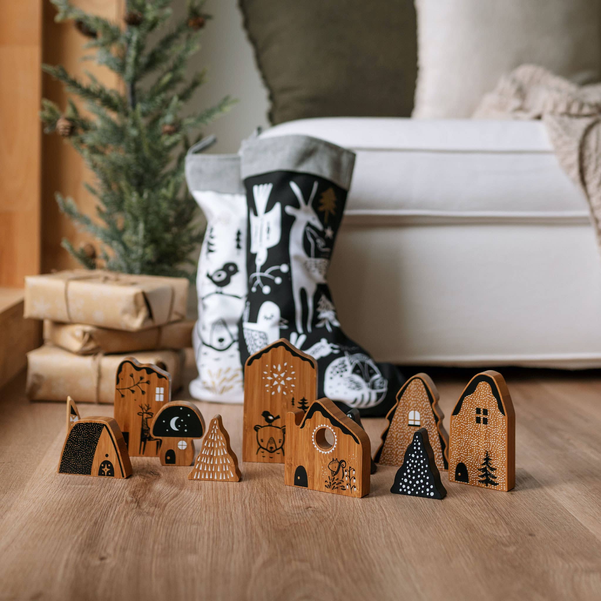Wee Gallery: Woodland Village - Image 7